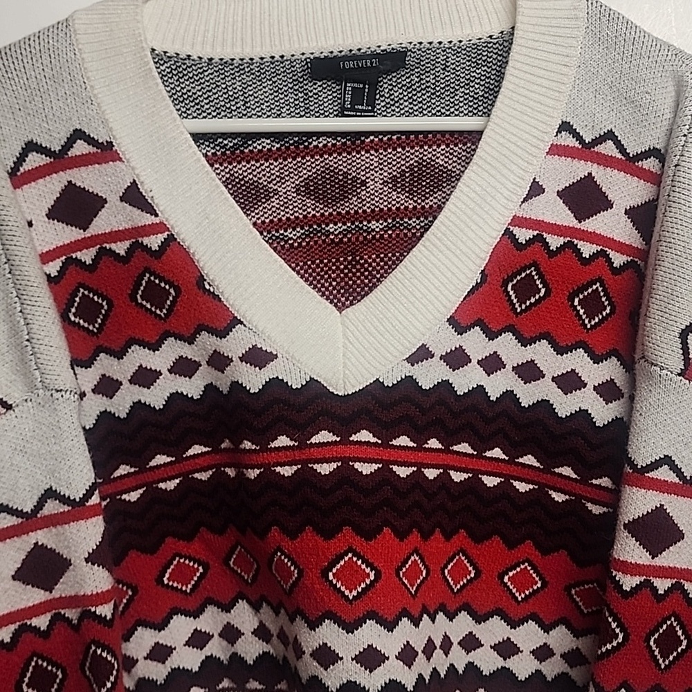 Forever 21 Red, White, Burgundy Patterned V-Neck Cropped Sweater Sz L - Picture 3 of 7